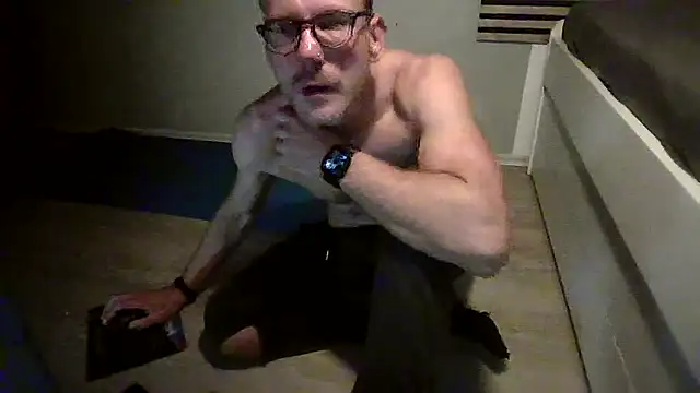 Snapshot of Biboy8566 chatting on 10-08-25, 10:29 Biboy8566 online show from 10-08-25, 10:29