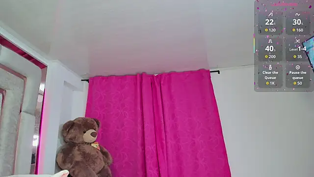 kimjonnes01 online show from 01-10-26, 02:46