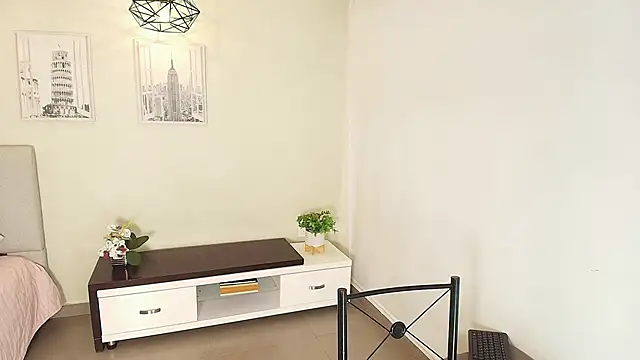 Sassy--Girl online show from 11-21-25, 06:17