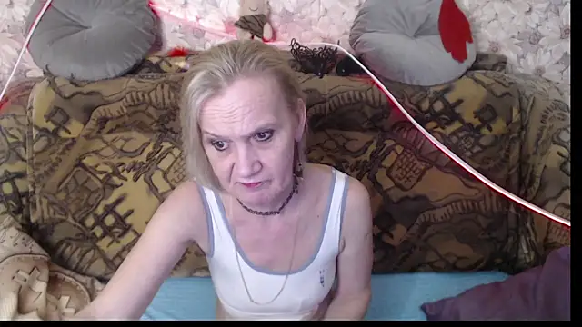 Snapshot of MissBekker chatting on 12-17-24, 03:06 MissBekker online show from 12-17-24, 03:06