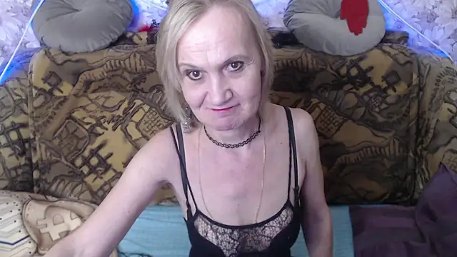 Snapshot of MissBekker chatting on 01-08-25, 05:26 MissBekker online show from 01-08-25, 05:26