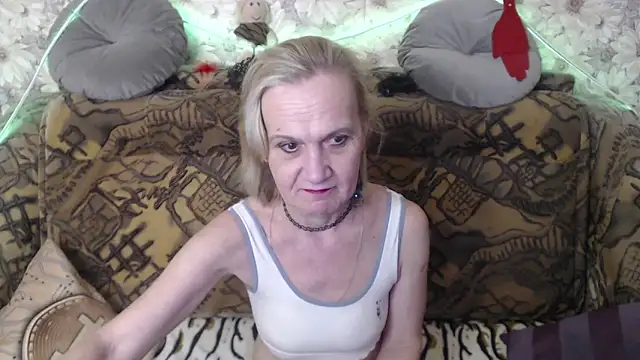 Snapshot of MissBekker chatting on 01-20-25, 04:10 MissBekker online show from 01-20-25, 04:10