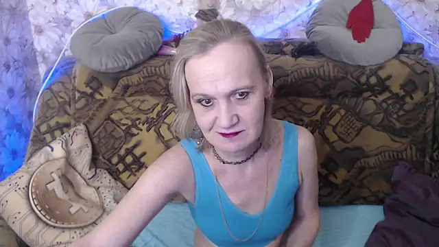 Snapshot of MissBekker chatting on 02-25-25, 08:41 MissBekker online show from 02-25-25, 08:41