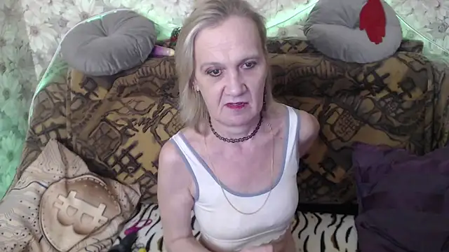 Snapshot of MissBekker chatting on 03-06-25, 03:57 MissBekker online show from 03-06-25, 03:57