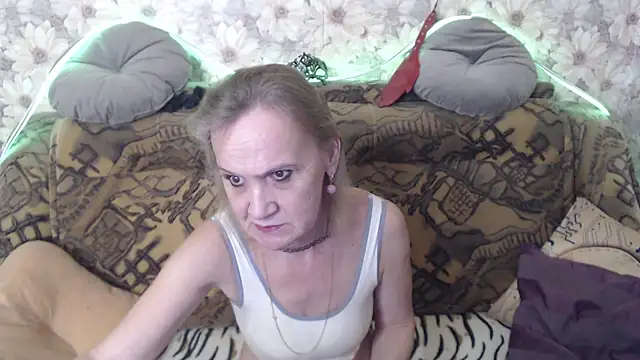 Snapshot of MissBekker chatting on 11-09-25, 09:24 MissBekker online show from 11-09-25, 09:24