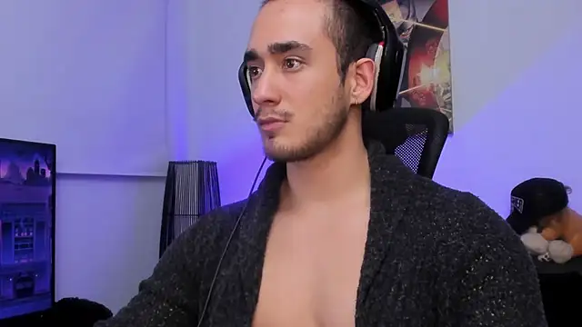 Snapshot of AlexRivera6 chatting on 12-09-24, 01:51 AlexRivera6 online show from 12-09-24, 01:51