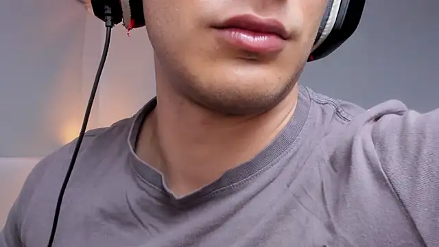 Snapshot of AlexRivera6 chatting on 01-10-25, 10:36 AlexRivera6 online show from 01-10-25, 10:36