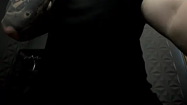 Snapshot of TonyWilcox chatting on 02-11-25, 12:27 TonyWilcox online show from 02-11-25, 12:27