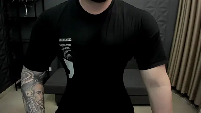 Snapshot of TonyWilcox chatting on 03-05-25, 05:18 TonyWilcox online show from 03-05-25, 05:18