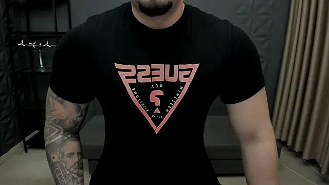 Snapshot of TonyWilcox chatting on 11-20-25, 05:29 TonyWilcox online show from 11-20-25, 05:29