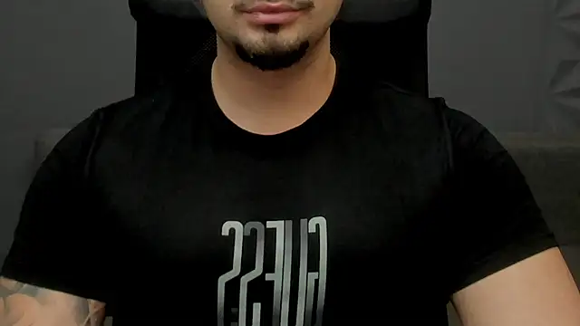 Snapshot of TonyWilcox chatting on 11-24-25, 05:18 TonyWilcox online show from 11-24-25, 05:18