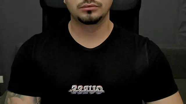 Snapshot of TonyWilcox chatting on 11-26-25, 05:30 TonyWilcox online show from 11-26-25, 05:30