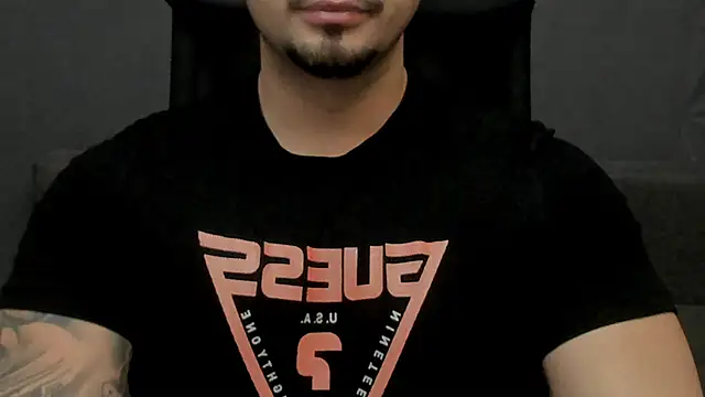 Snapshot of TonyWilcox chatting on 11-27-25, 04:58 TonyWilcox online show from 11-27-25, 04:58