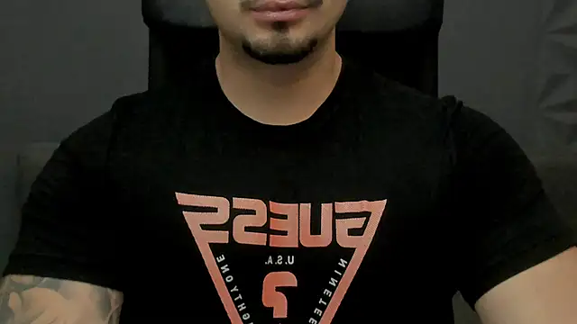 Snapshot of TonyWilcox chatting on 11-29-25, 05:32 TonyWilcox online show from 11-29-25, 05:32