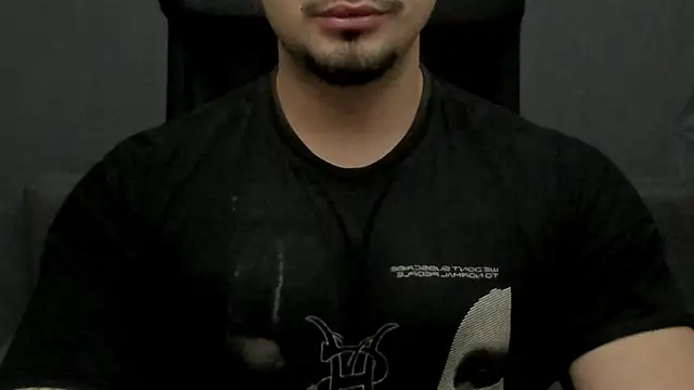 Snapshot of TonyWilcox chatting on 12-15-25, 06:06 TonyWilcox online show from 12-15-25, 06:06