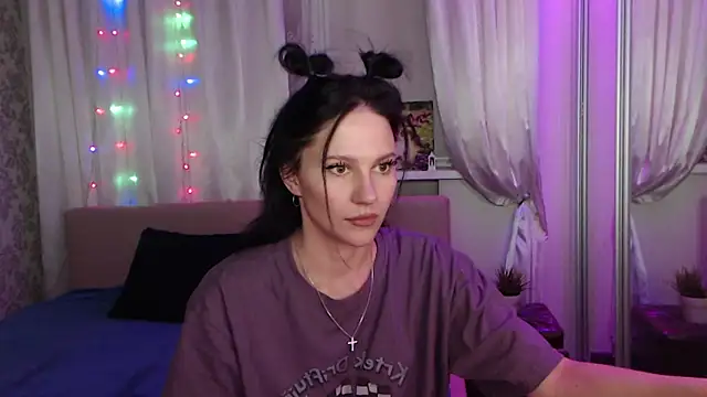 Snapshot of Zlata888 chatting on 11-03-25, 08:43 Zlata888 online show from 11-03-25, 08:43