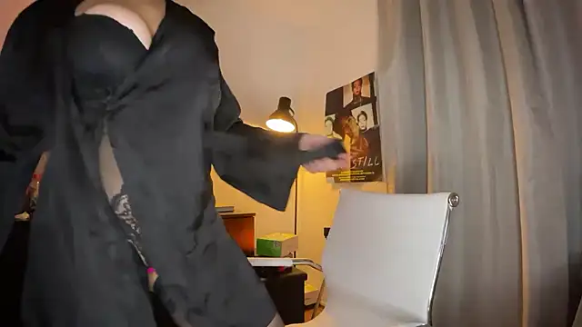 xSelena online show from 01-22-25, 04:23