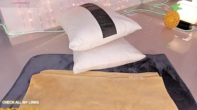 ohyesly  online show from 01-08-26, 10:06