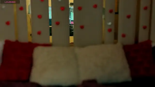 Daphne Moss online show from 02-25-26, 02:05