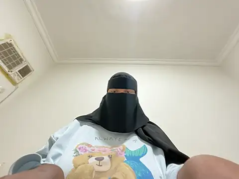 Submissive Arab online show from 01-18-26, 09:51