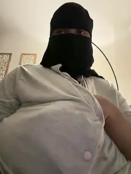 Submissive Arab online show from 05-19-26, 04:41