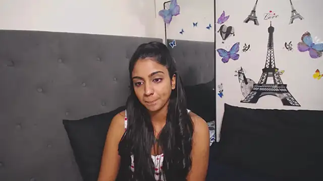 Snapshot of Delilah_Blazee chatting on 10-17-25, 08:00 Delilah Blazee online show from 10-17-25, 08:00