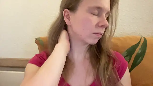 SweetLucy96 online show from 03-05-25, 03:07