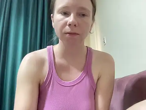 SweetLucy96 online show from 09-09-25, 11:32