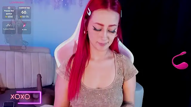 Snapshot of Mia-Bloom chatting on 07-14-26, 03:22 Mia-Bloom online show from 07-14-26, 03:22
