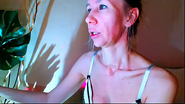 OLIVIA CANDY online show from 03-14-25, 04:21