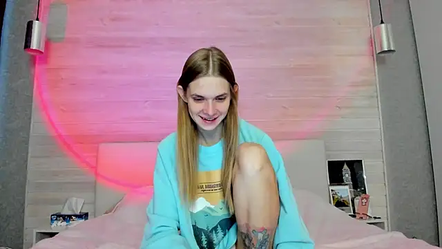 molly hunt  online show from 12-05-25, 05:16