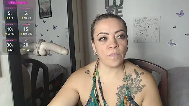 Snapshot of LIila28six chatting on 02-12-25, 10:46 LIila28six online show from 02-12-25, 10:46