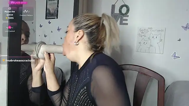 Snapshot of LIila28six chatting on 02-14-25, 10:59 LIila28six online show from 02-14-25, 10:59