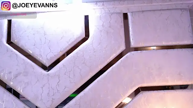 Snapshot of JOEYEVANS chatting on 10-17-25, 05:21 JOEYEVANS online show from 10-17-25, 05:21