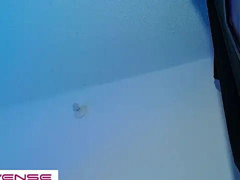 Leon Wild online show from 04-08-26, 02:22