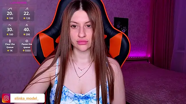 Snapshot of Elishka_ chatting on 06-17-26, 07:37 Elishka online show from 06-17-26, 07:37