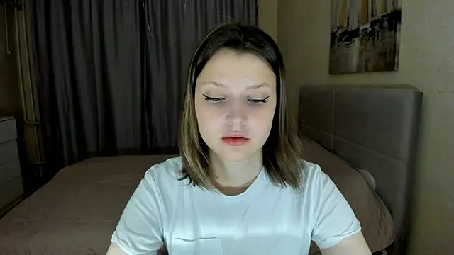 Snapshot of SoniNesti chatting on 10-22-25, 03:01 SoniNesti online show from 10-22-25, 03:01