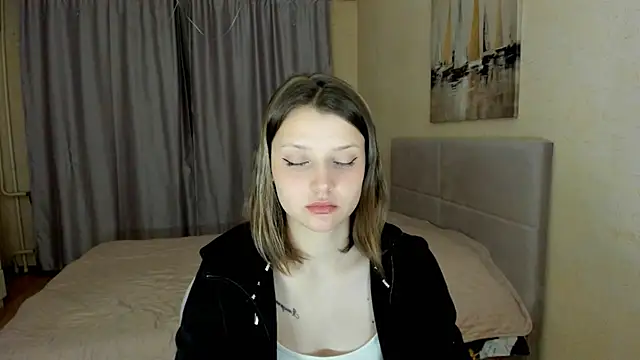 Snapshot of SoniNesti chatting on 10-27-25, 04:55 SoniNesti online show from 10-27-25, 04:55