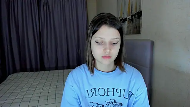 Snapshot of SoniNesti chatting on 11-28-25, 02:42 SoniNesti online show from 11-28-25, 02:42