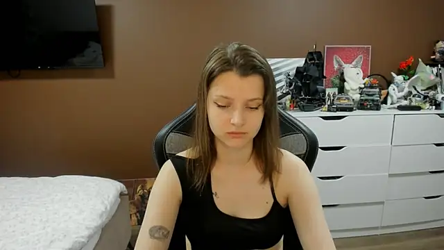 Snapshot of SoniNesti chatting on 06-18-26, 03:49 SoniNesti online show from 06-18-26, 03:49