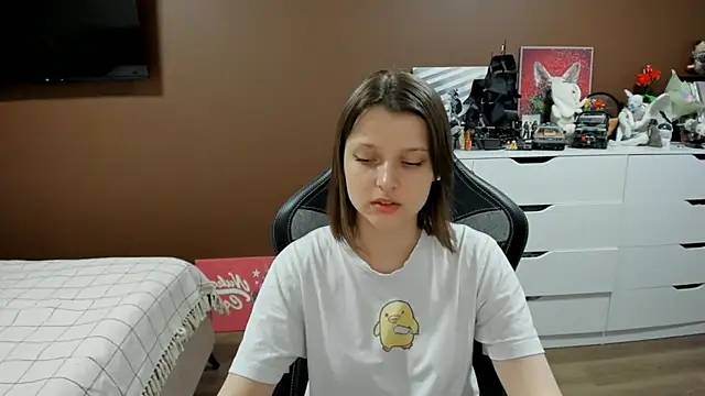 Snapshot of SoniNesti chatting on 07-17-26, 03:18 SoniNesti online show from 07-17-26, 03:18