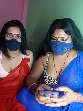 Snapshot of cutee__crazy chatting on 10-15-25, 05:46 cutee  crazy online show from 10-15-25, 05:46