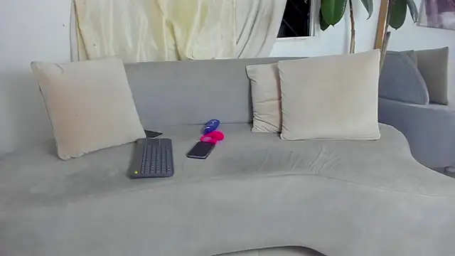 sweet mia23 online show from 01-30-25, 06:35