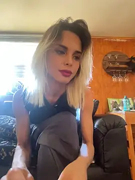 Lalolachilena online show from 02-28-26, 06:09