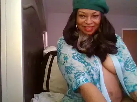 Snapshot of MSweetLindaParks chatting on 01-25-25, 03:52 MSweetLindaParks online show from 01-25-25, 03:52