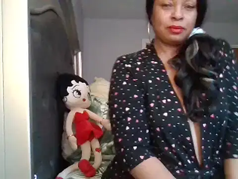 Snapshot of MSweetLindaParks chatting on 02-16-25, 03:05 MSweetLindaParks online show from 02-16-25, 03:05