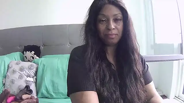 Snapshot of MSweetLindaParks chatting on 06-27-26, 06:35 MSweetLindaParks online show from 06-27-26, 06:35