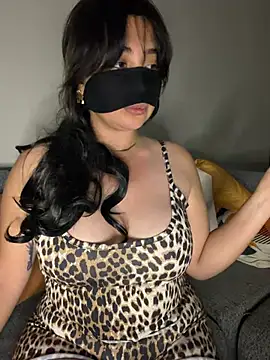  L0VE ME online show from 05-28-26, 10:51