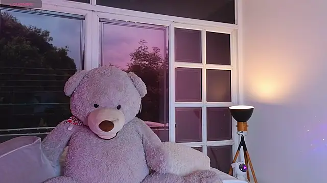 Snapshot of Evangelyne_1 chatting on 03-06-25, 03:35 Evangelyne 1 online show from 03-06-25, 03:35