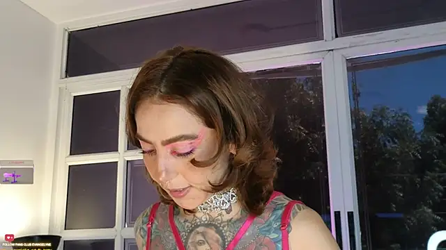 Snapshot of Evangelyne_1 chatting on 09-21-25, 03:46 Evangelyne 1 online show from 09-21-25, 03:46